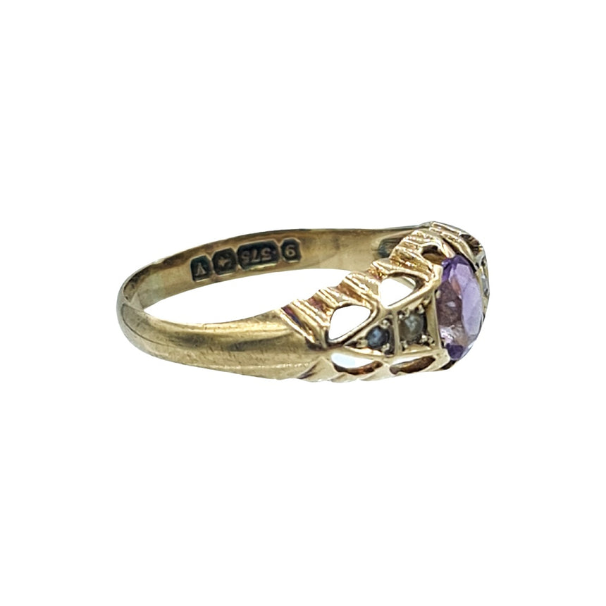 image Beads, silk and gemstones