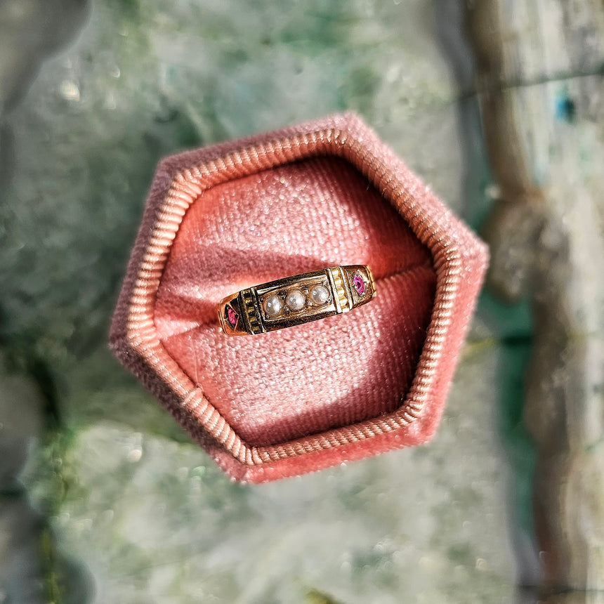 image Beads, silk and gemstones