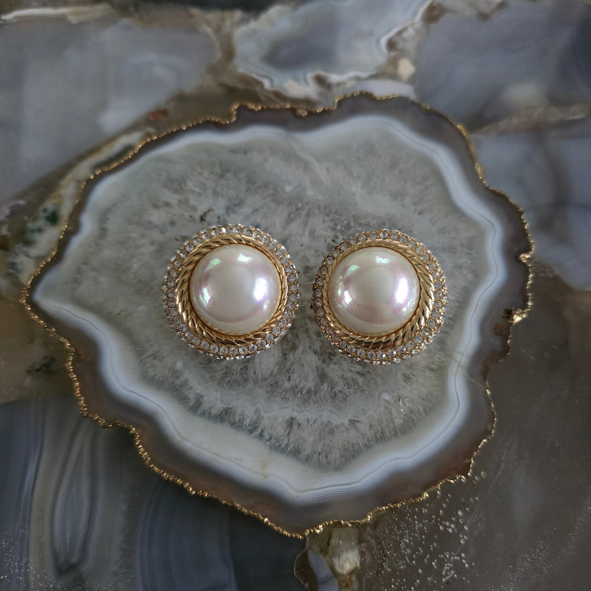 image Beads, silk and gemstones