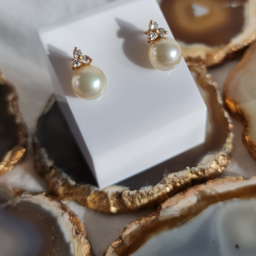 image Beads, silk and gemstones