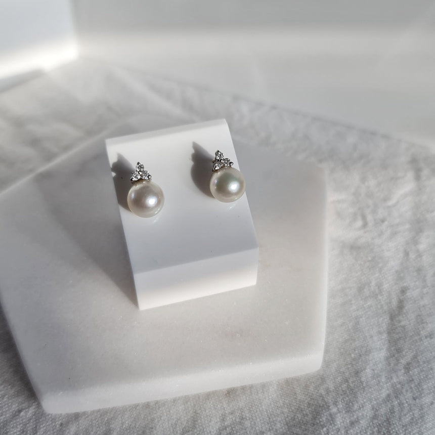 image Beads, silk and gemstones