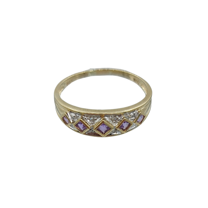 image Beads, silk and gemstones