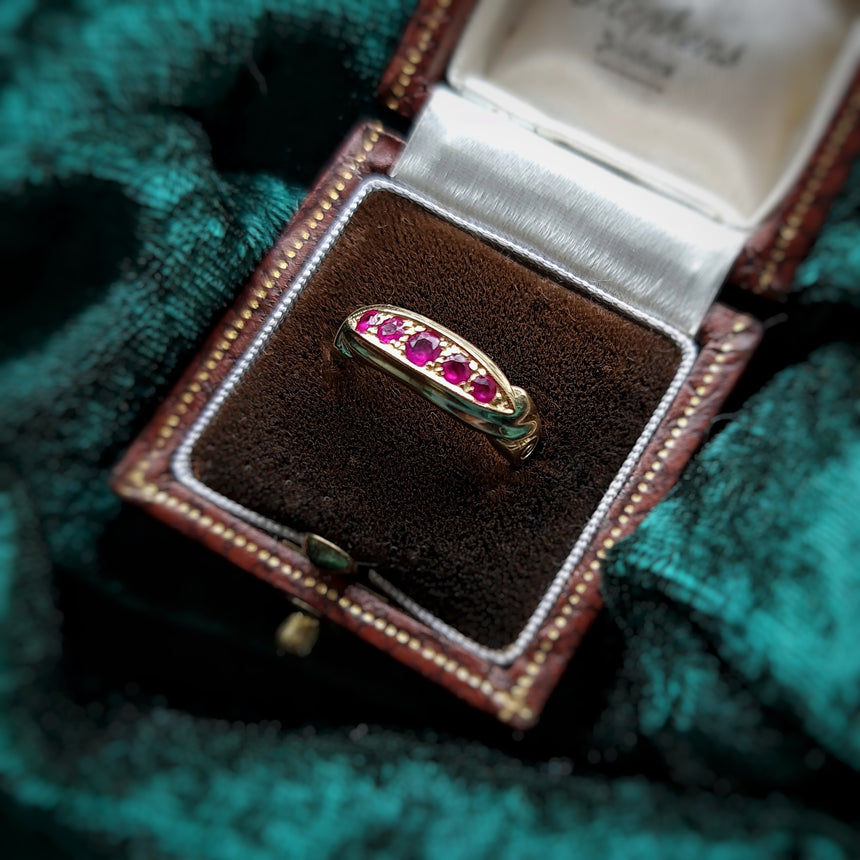 image Beads, silk and gemstones
