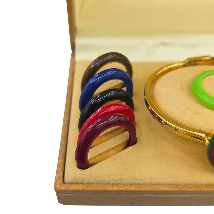 image Beads, silk and gemstones