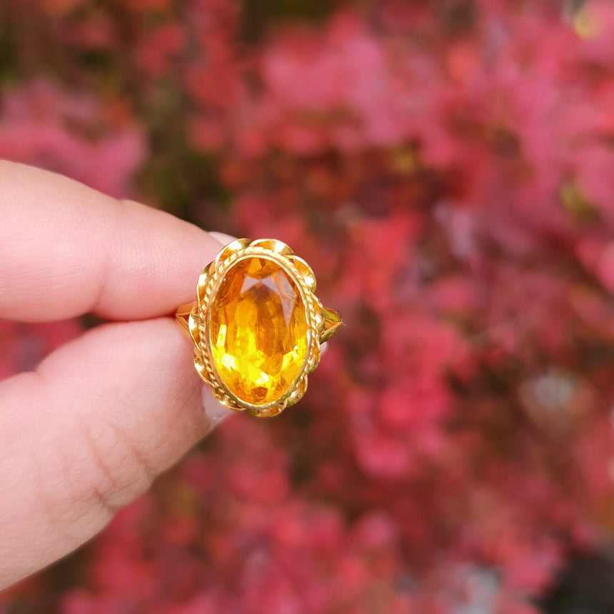 Vintage 18ct Yellow Gold Amber Dress or Statement Ring